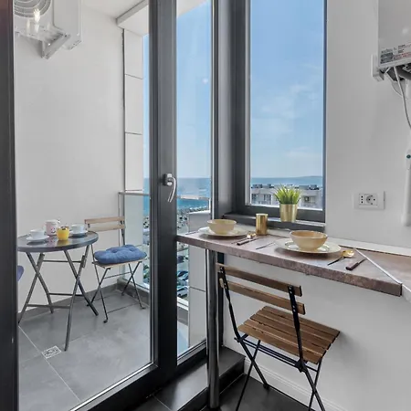 With Sea View & Pool Acces شقة Năvodari