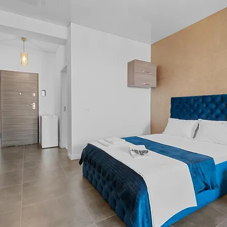 With Sea View & Pool Acces شقة