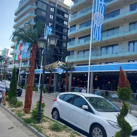 Apartment With Sea View & Pool Acces